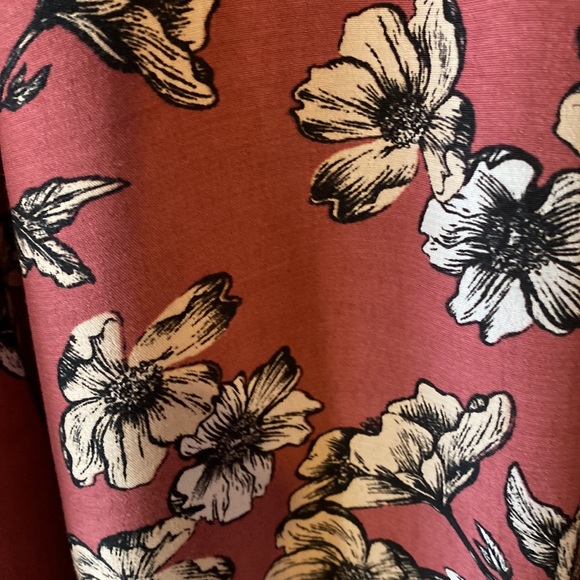 Floral Dress Forever 21 Size M. Long Sleeve’s Rose Colored Excellent Condition! - Picture 6 of 9